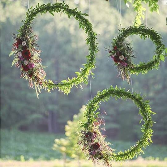Gold Metal Wire Floral Hoop 19 in H19680