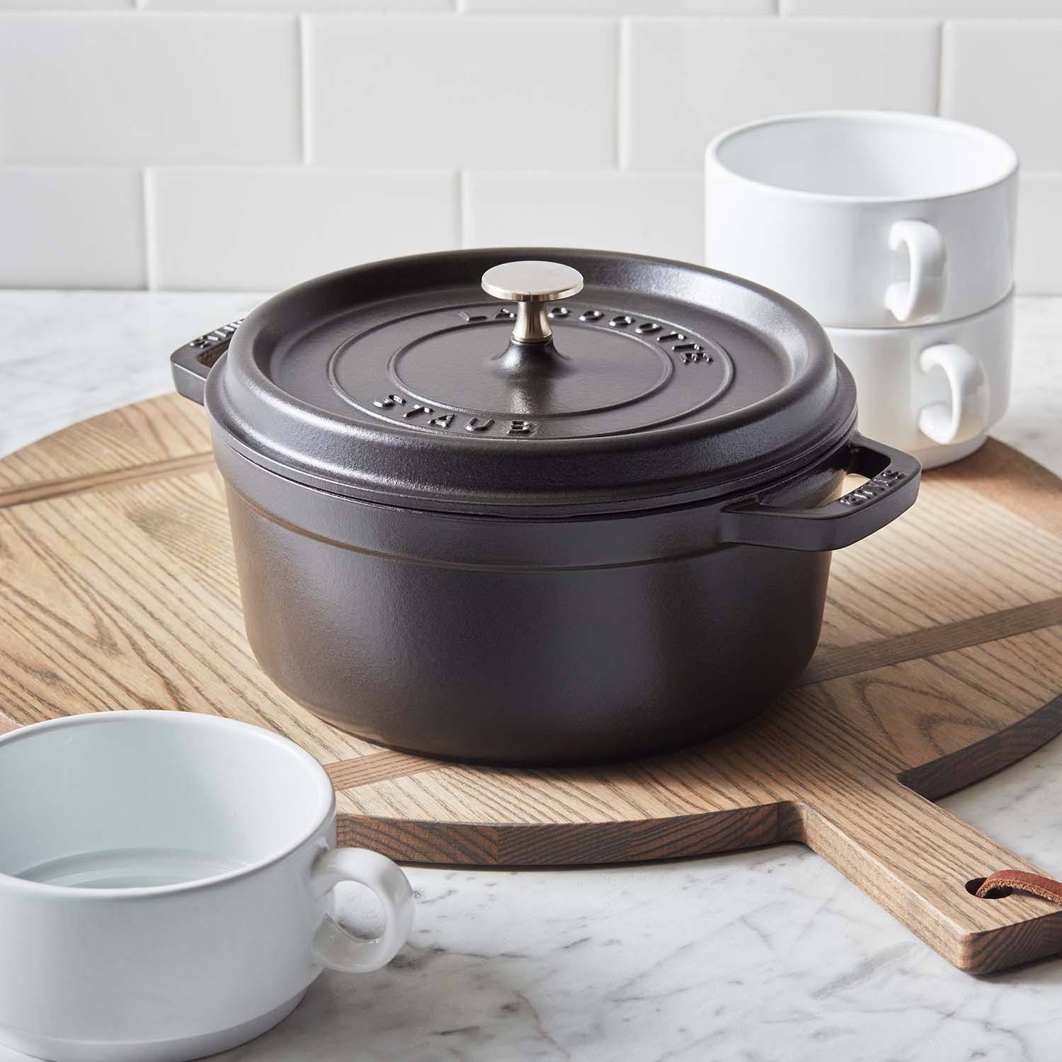 Dark Blue Cast Iron 4-Quart Round Cocotte F166775