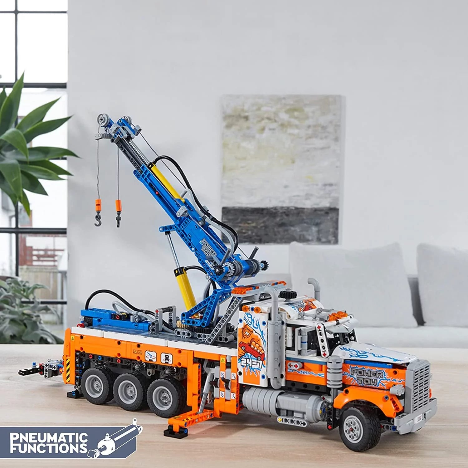 Heavy-Duty Tow Truck with Crane P3814