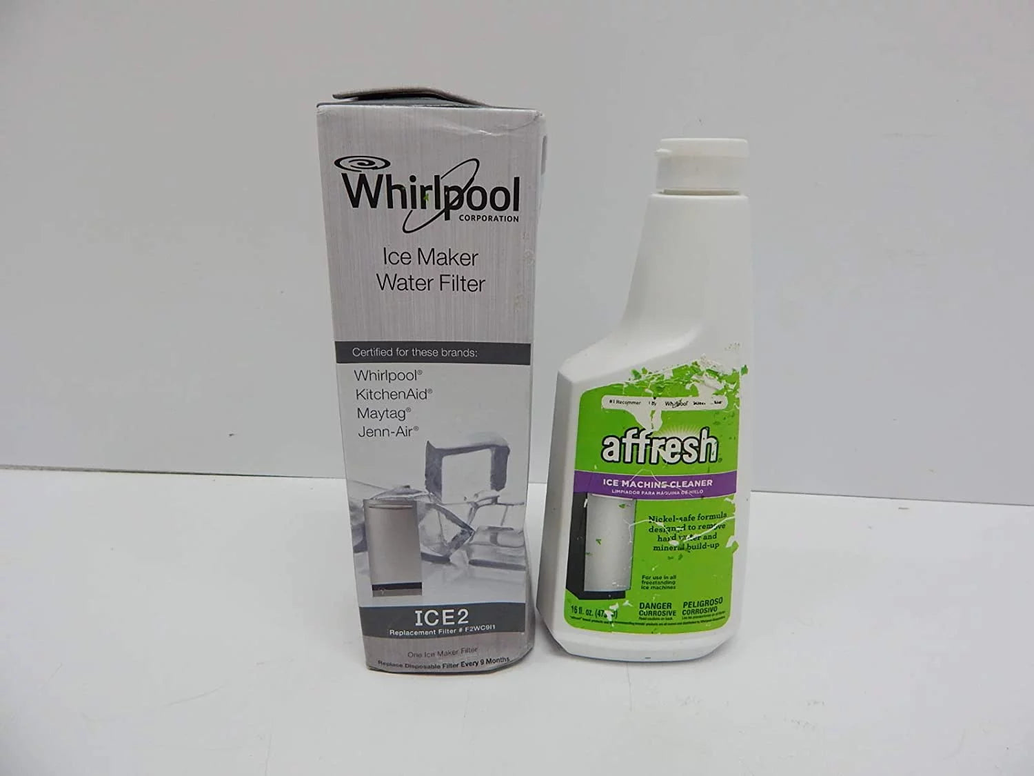Icemaker Water Filter and Ice Cleaner C352727