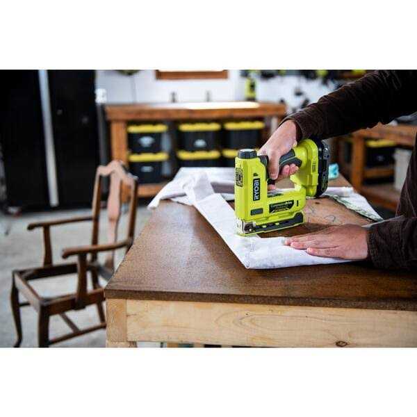 3/8 in. Crown Stapler T783520