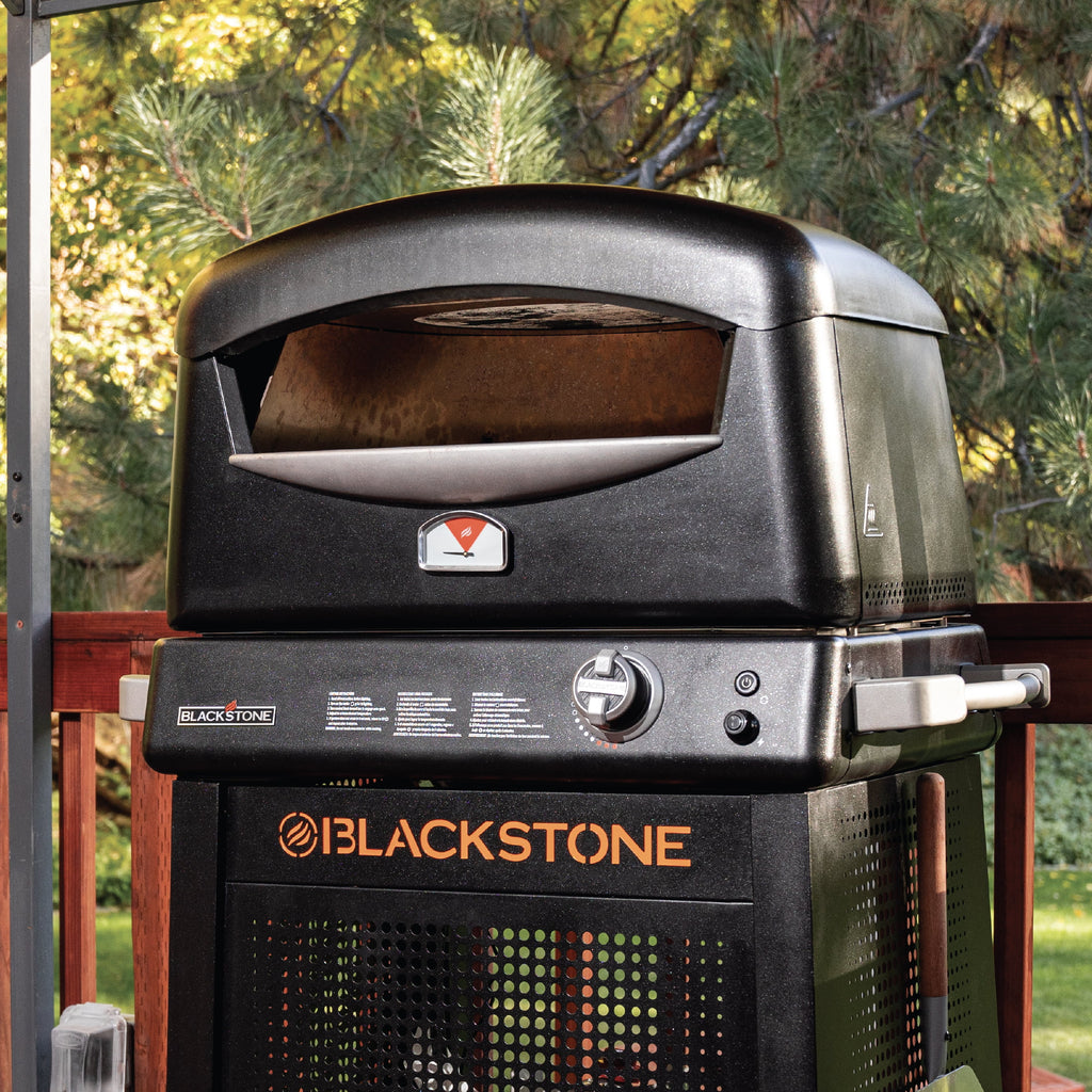 Blackstone Propane Outdoor Pizza Oven with Stand and Pizza Peel O34120