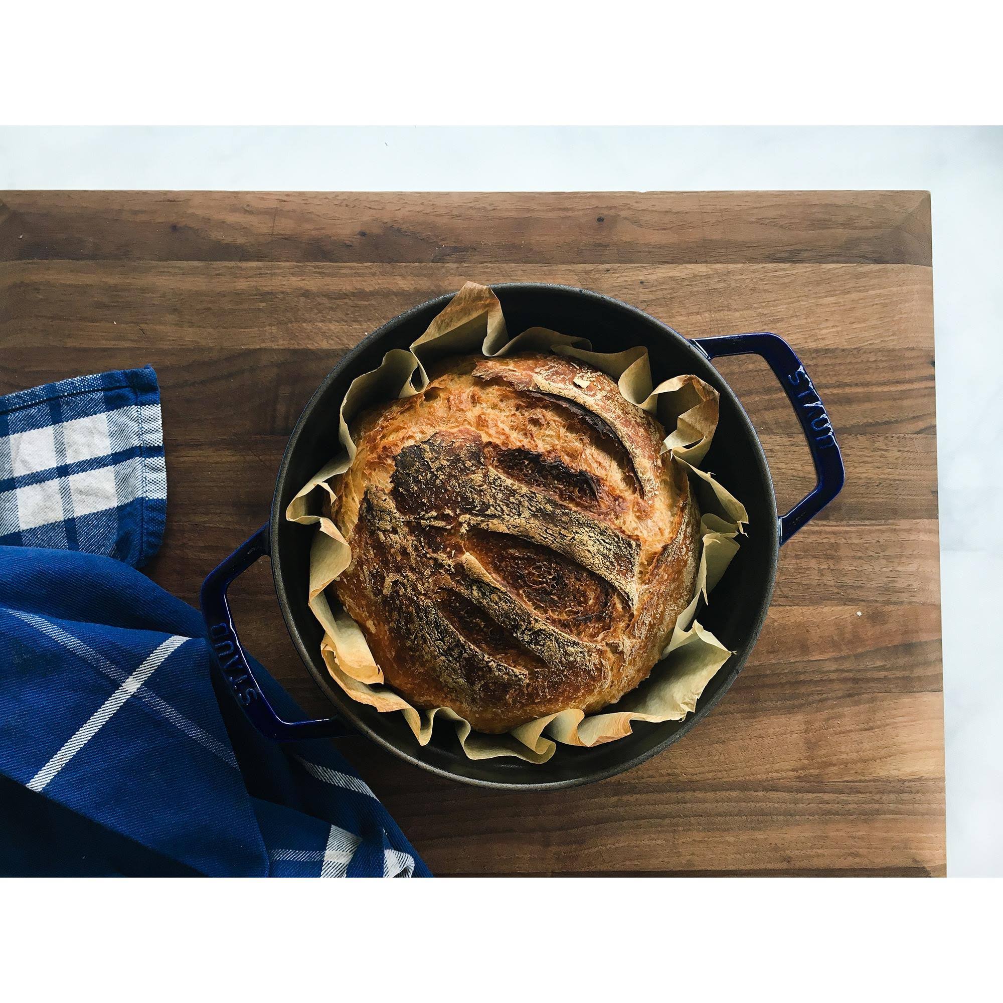 Dark Blue Cast Iron 4-Quart Round Cocotte F166775
