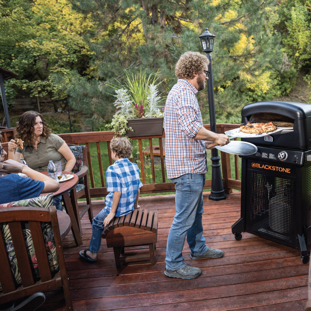 Blackstone Propane Outdoor Pizza Oven with Stand and Pizza Peel O34120
