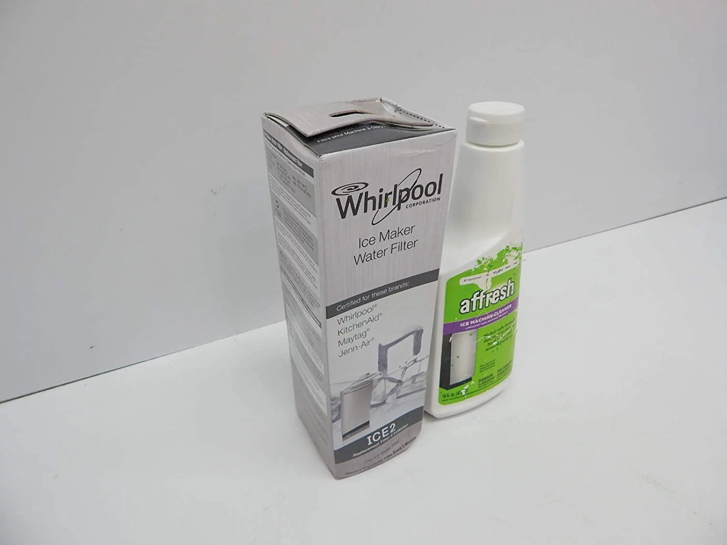Icemaker Water Filter and Ice Cleaner C352727