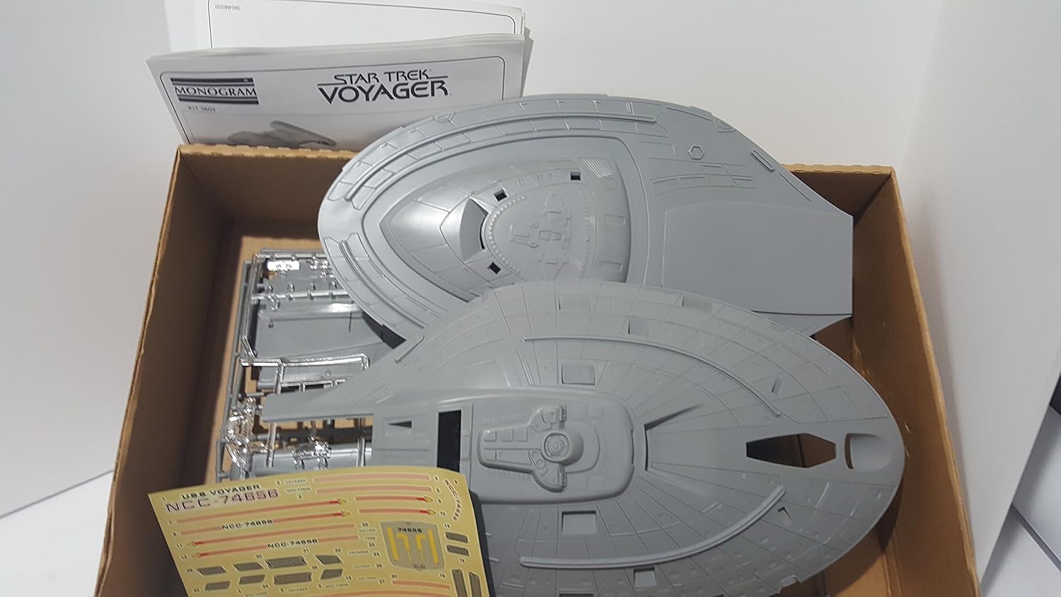 Spaceship Model Kit G513